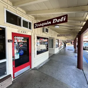the entrance to the restaurant