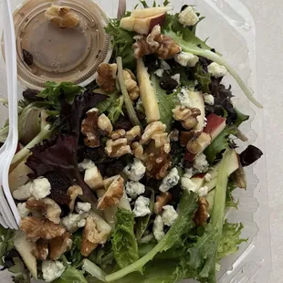 General salad and dressing with grape flavor, fresh and yummy