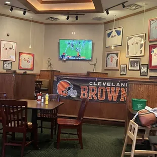 Interior (Browns backer bar)