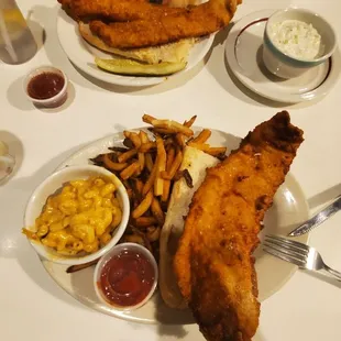 Fried fish sandwich