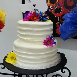 Jody prepared a delicious vegan wedding cake for my client. The couple enjoyed the bridal cake at their wedding reception.