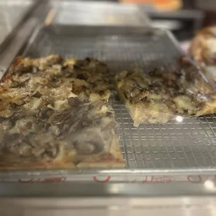 Mushroom &amp; caramelized onion square