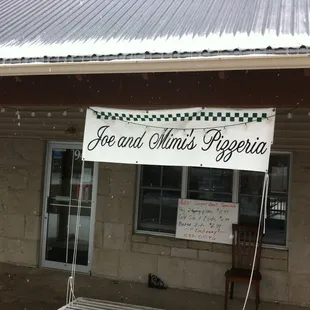 Best pizza in Granville! New York style pies.