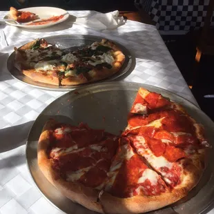 Our 12" white and traditional pizzas.