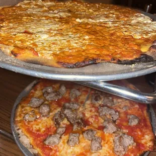 10" Vodka Pizza &amp; classic with sausage