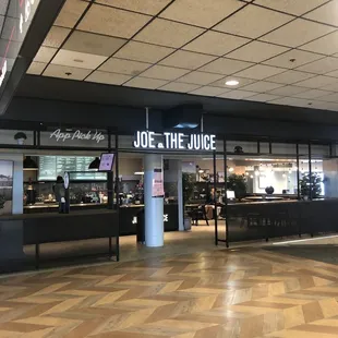 Storefront in Concourse B