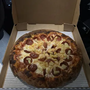 Halal beef pepperoni with pineapple