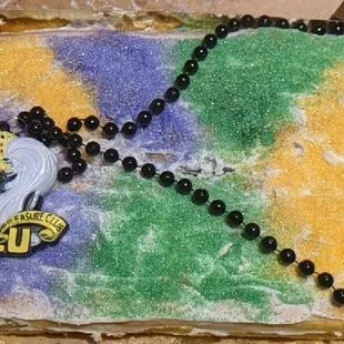 a mardi gras cake