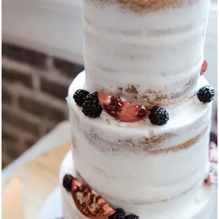 Simple Wedding cake with fruit