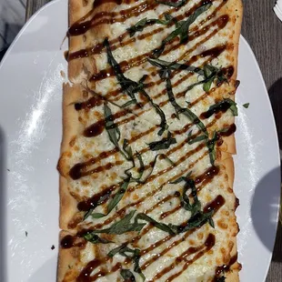 Margarita flat bread with no tomatoes