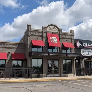 the outside of the restaurant