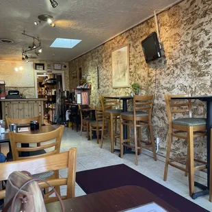 Quaint, cozy dining area
