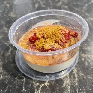 It looks small on this pic, but its a good size, enough to share for two people or not.