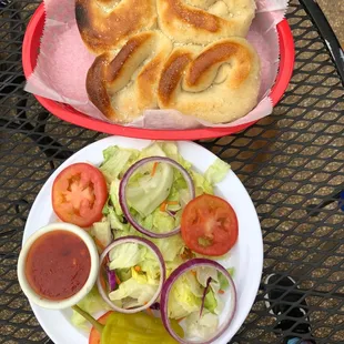 House salad and bread