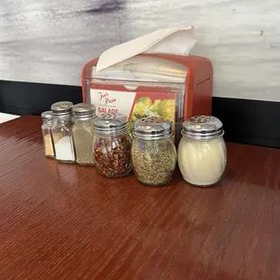 This is the way Shir Oaks Joe's. Pizza has have their tables a lot better than the studio city or the Sunset location.