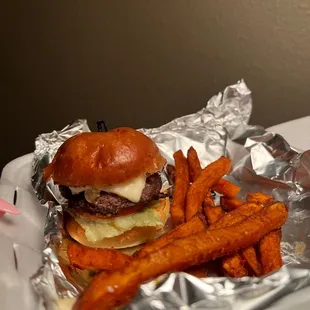 Wagyu beef sliders w/ sweet potato fries