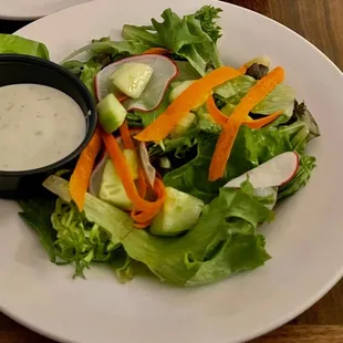 Side salad (no tomatoes requested)