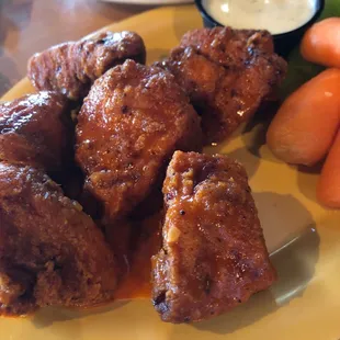food, fried chicken wings, poultry, bbq wings, chicken wings, fried chicken, bbq chicken, chicken wings and fried chicken, chicken