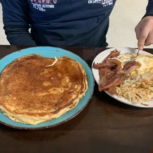 IHOP who?! Now THIS! Is a pancake!!!!
