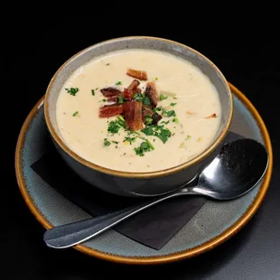 NEW ENGLAND CLAM CHOWDER