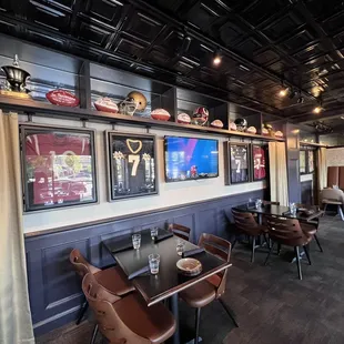 Inside Joe Theismann&apos;s Restaurant in Alexandria, VA.