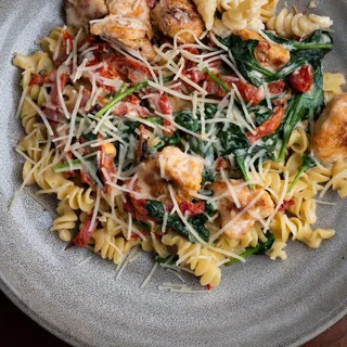 JOE-S FAVORITE SPIRALE & CHICKEN