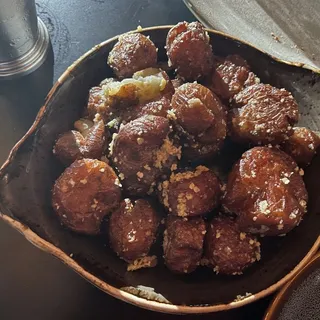 CRISPY GARLIC-PARMESAN POTATOES V
