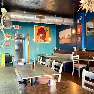 Joe Vinny &amp; Bronsons cafe, quirky and yet somehow quaint.