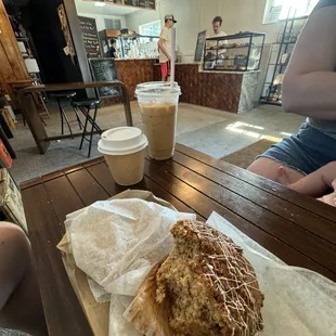 Muffin, coffee, counter