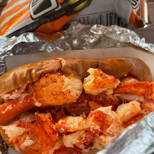 1/4lb Lobster Roll (w/no lobster bisque topping)