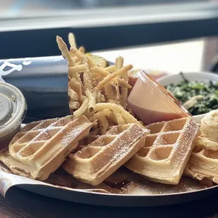 CHICKEN WAFFLES