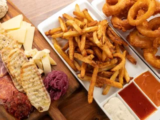 Mad Mike's Burgers & Fries