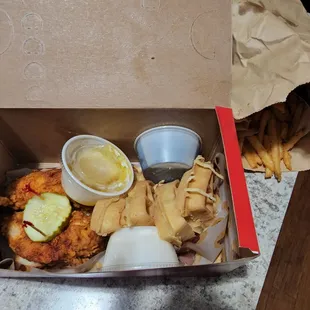 Jumbo Chicken Tenders &amp; Waffle /w fries