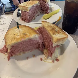 Reuben sandwich With sauerkraut and Thousand island