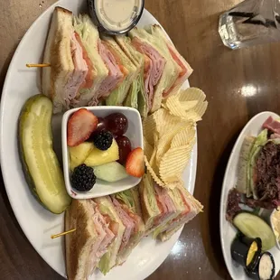 Joe&apos;s Club Sandwich