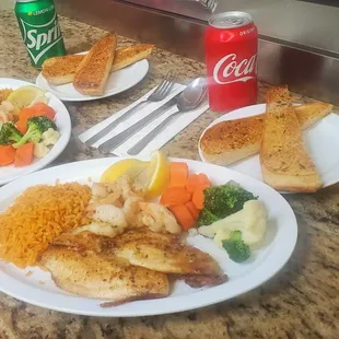 Tilapia and shrimp  Diner  with vegetables and  rice #joesdinerhouse #tilapia fish #shrimp