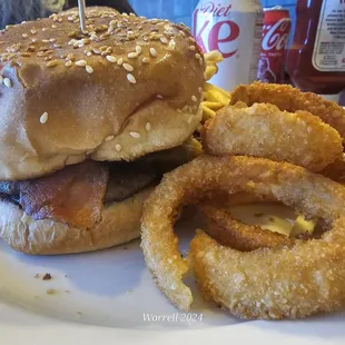 Bacon cheeseburger with half fries half onion rings