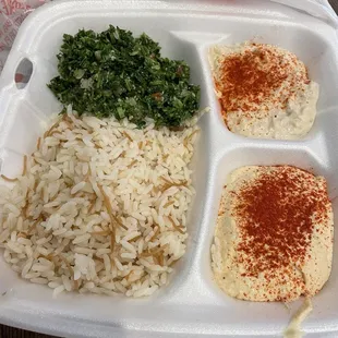 Veggie combo w/ hummus, dolmas, rice, tabbouleh and baba ganoush.