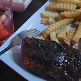 Sirloin steak 'n fries and side salad