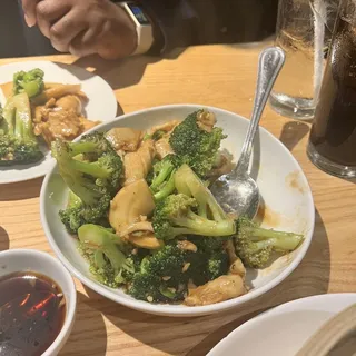 Sliced Chicken W. Broccoli