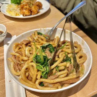 Shanghai Fried Flat Noodles W. Pork
