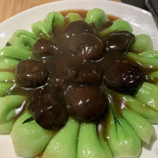 Braised Black Mushrooms with Bok Choy