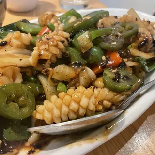 Squids with Spicy Black Bean Sauce