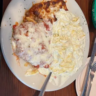 Combination platter (chicky parm+lasagna+alfredo)