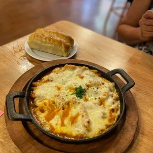 Baked ziti and homemade garlic rolls. Both were very good.