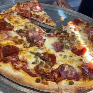 Meat lovers 14&quot; pizza