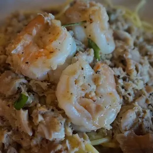 Spaghetti Pacific Jumbo Shrimp, Baby Clams &amp; Crab Pasta