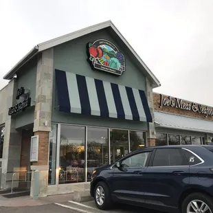 the outside of the restaurant