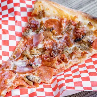 Super Meaty - Pepperoni, Sausage, Ham, Meatball, topped with bacon &amp; mozzarella