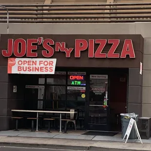 Joe&apos;s store front